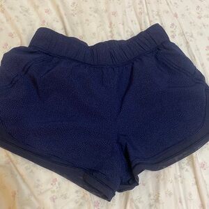 Lululemon Two With One Short Reversible size 4